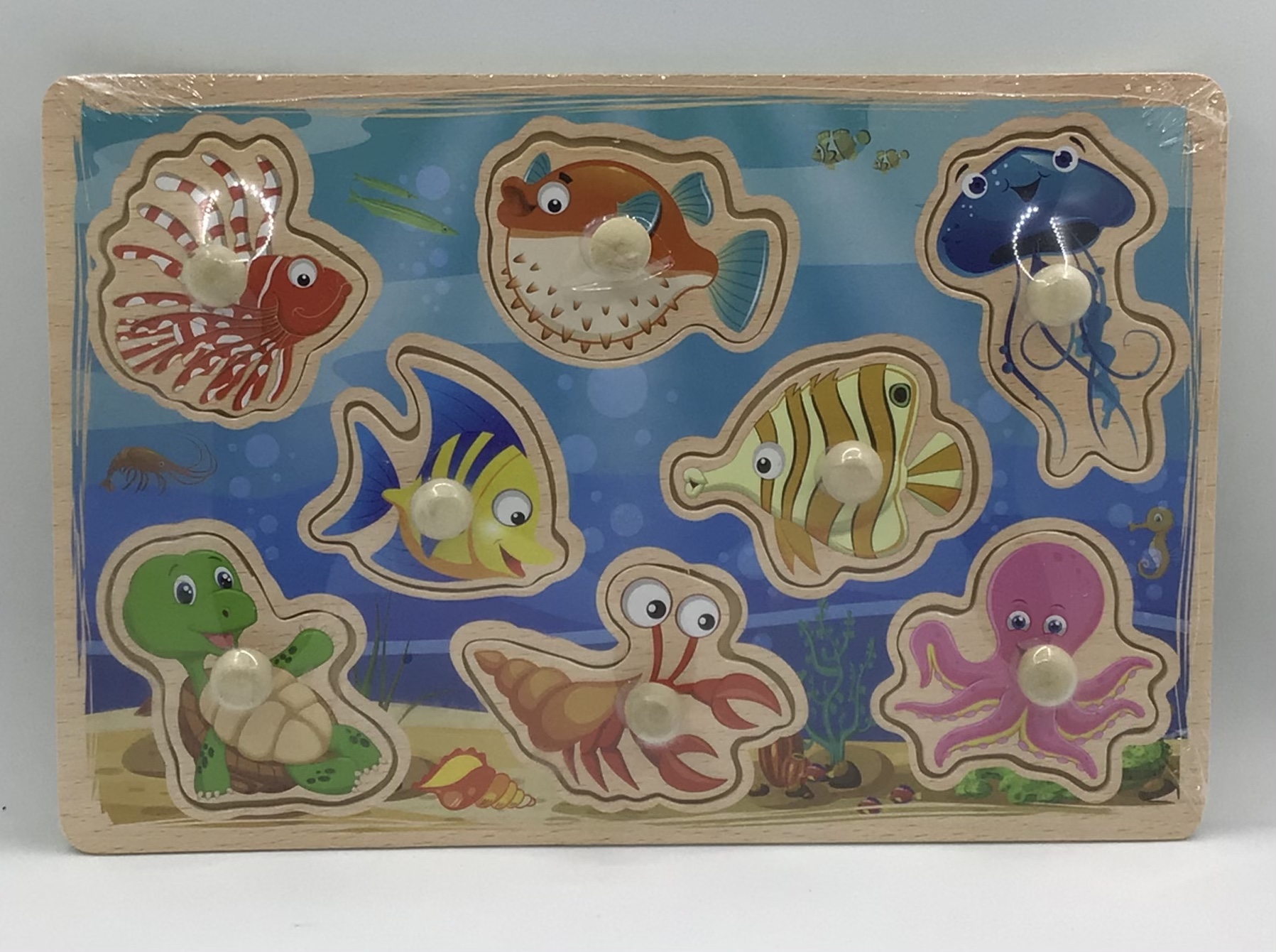 Puzzle din lemn cu pioneze având ca tematică animale acvatice Jocuri conține opt piese diferite ca Boca tematică animalele marine pentru achiziția 10 bucăți indiferent de ce model doriți prețul de șase lei bucata