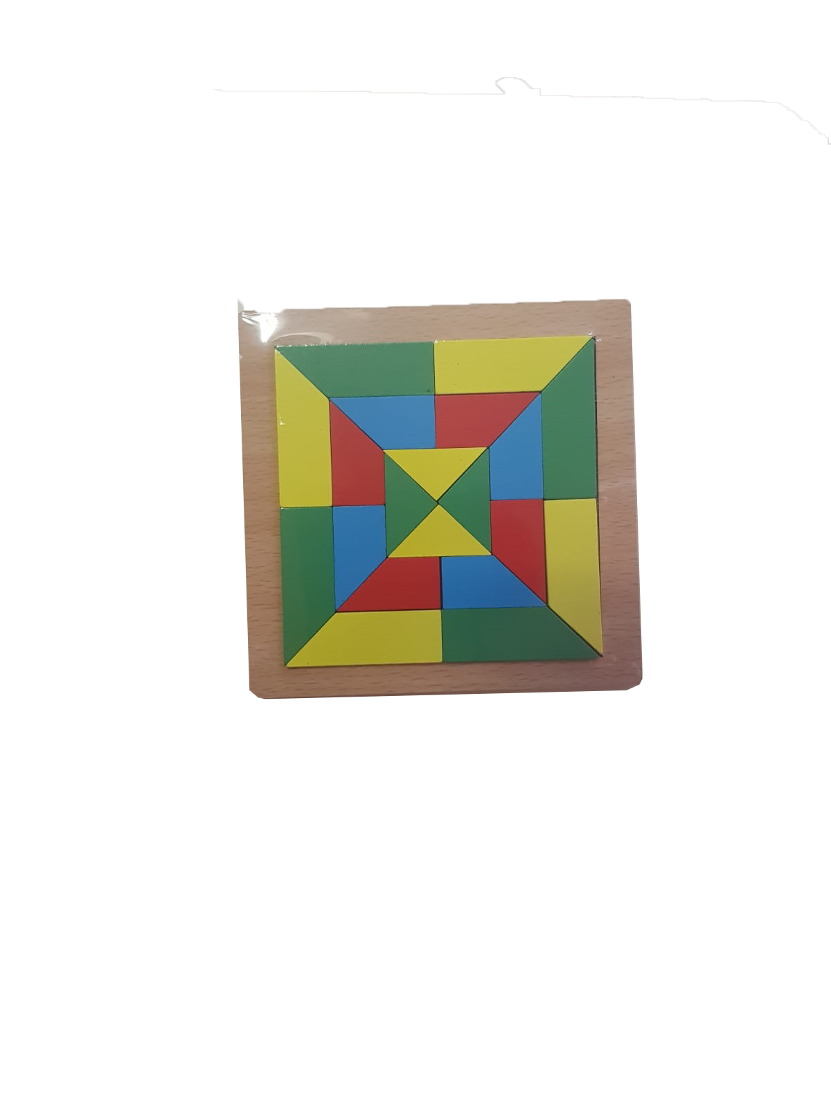 Pachetul contine: Jucarie educativa puzzle din lemn Curcubeu cu piese de diferite dimensiuni, forme si culori, cu ajutorul lor cei mici dar si cei mari, pot realiza diferite forme geometrice .
 